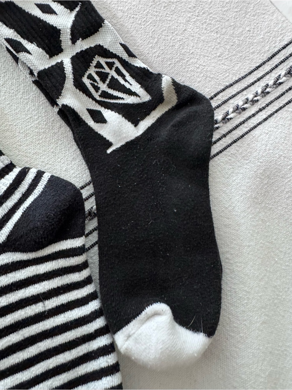 Rebel8 Black & White Patterned Men’s Crew Socks - Pack of 3 - Picture 6 of 7